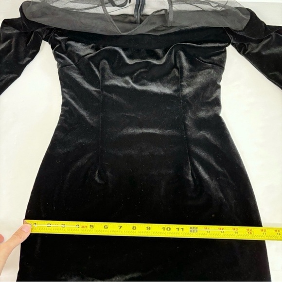 Betsy and Adam Women's Bell Sleeve Striped Mesh Velvet Gown Black Size 2 - Picture 7 of 8